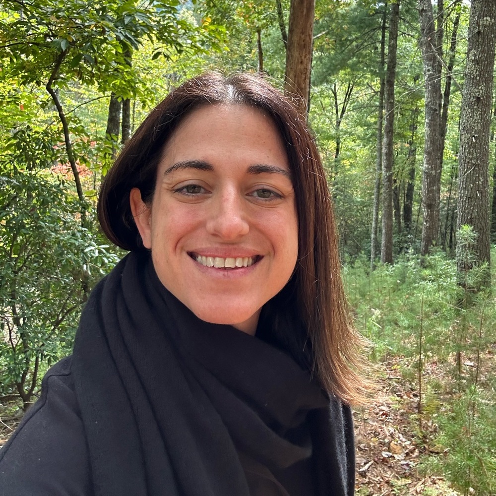 Meet your Posher, Claudia